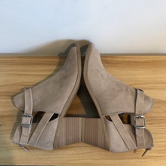 Arizona Memory Foam Booties Ankle Boots Tan 7.5M - Picture 2 of 8